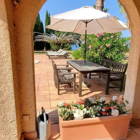 Charming With Pool, Sea And Mountain Views Apartmán