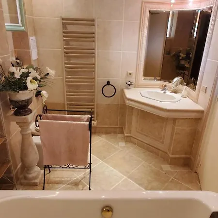 Charming With Pool, Sea And Mountain Views Apartmán