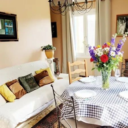 Charming With Pool, Sea And Mountain Views Appartement