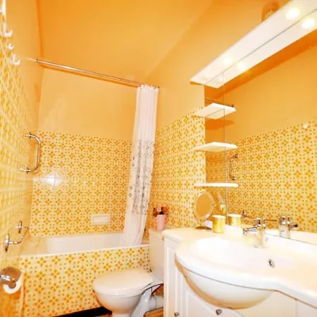 Charming With Pool, Sea And Mountain Views Appartement *