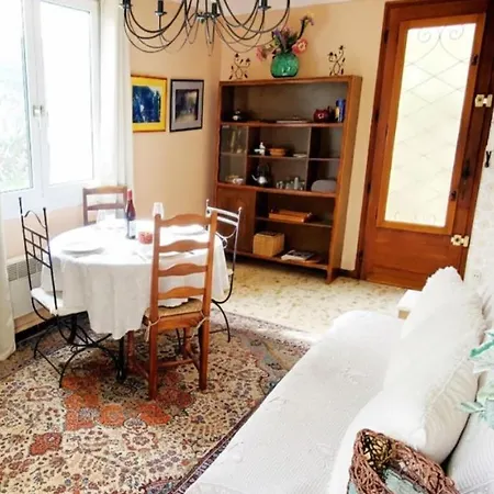 Charming With Pool, Sea And Mountain Views Apartmán